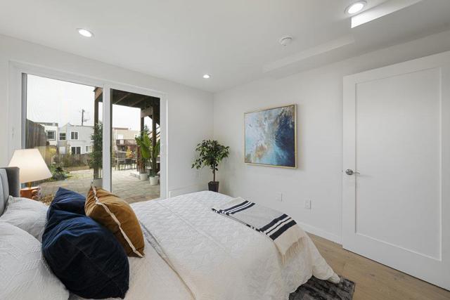 2239 43rd Avenue, San Francisco CA: https://media.crmls.org/mediaz/7244cb69-f6f6-4ef4-ba49-b57e77573eb1.jpg