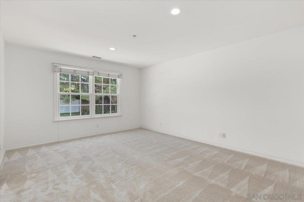 MLS #250037042SD image #32