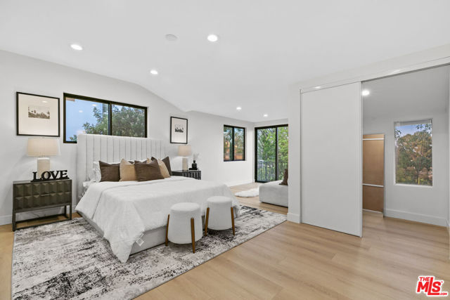 5132 Escobedo Drive, Woodland Hills CA: https://media.crmls.org/mediaz/7245c895-bee2-4d26-ac24-405edbf2f1f3.jpg
