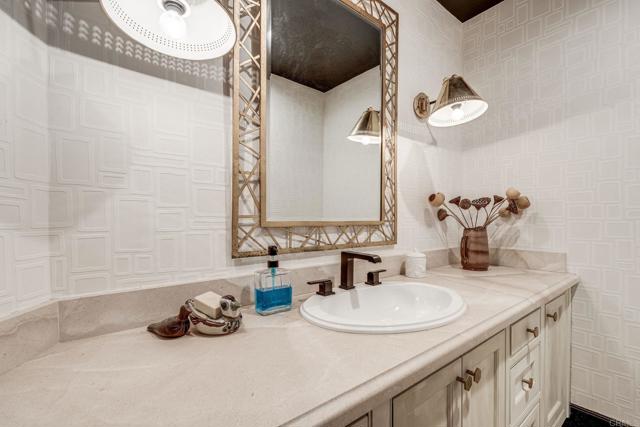 Detail Gallery Image 45 of 75 For 1904 via Casa Alta, La Jolla,  CA 92037 - 7 Beds | 7/2 Baths