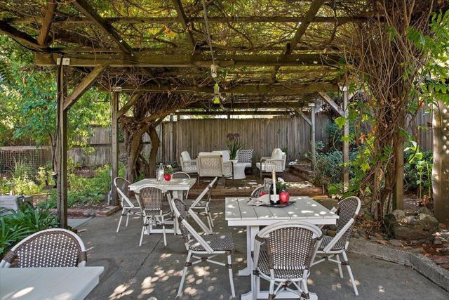 101 Glen Ridge Avenue, Los Gatos CA: https://media.crmls.org/mediaz/72473aed-38bf-4f0d-ac87-22fec6f86e78.jpg