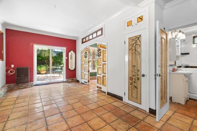 36333635 Webster Street, San Francisco CA: https://media.crmls.org/mediaz/7247ace7-889d-40fd-980d-122a9acfb3ba.jpg