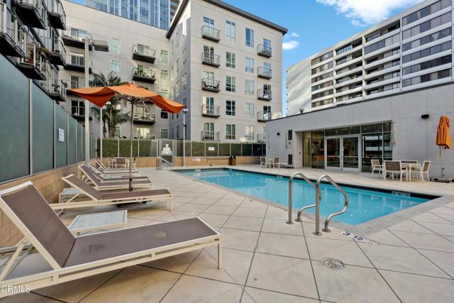 645 W 9th Street, Los Angeles CA: https://media.crmls.org/mediaz/72487de8-e2f0-4bc7-bb93-52e8e7a7afcb.jpg