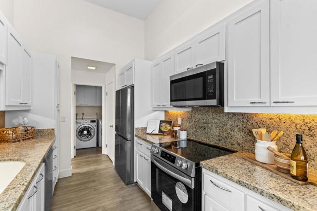 614 Portofino Lane, Foster City CA: https://media.crmls.org/mediaz/724911e8-3a79-41b6-991c-5b33bb7d237d.jpg