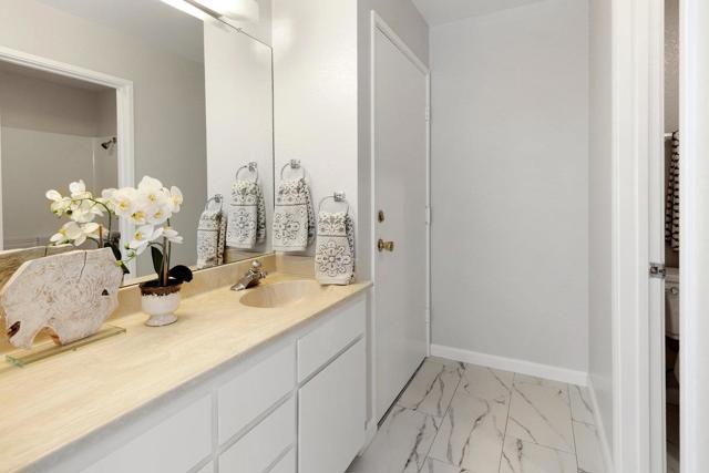 360 Innisfree Drive, Daly City CA: https://media.crmls.org/mediaz/72492a03-8209-42c6-8196-bfbae6b917ec.jpg