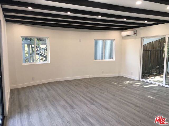 6900 Treasure Trail, Los Angeles CA: https://media.crmls.org/mediaz/724997fc-3ff9-4c17-8238-b91450070cf4.jpg