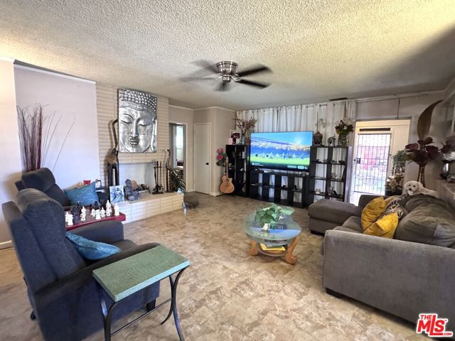 3704 W 111th Place, Inglewood CA: https://media.crmls.org/mediaz/7249d2f2-79b5-4d9a-92df-b5f11247a107.jpg