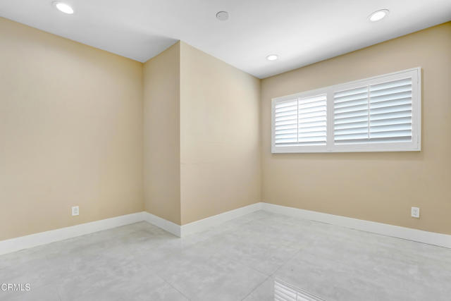 10530 Rubio Avenue, Granada Hills CA: https://media.crmls.org/mediaz/7249e254-6f79-4638-949c-b786a76beeb0.jpg