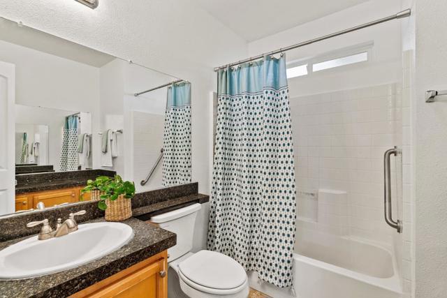 4160 Jade Street, Capitola CA: https://media.crmls.org/mediaz/724a27b7-0462-4986-a767-0812d0722053.jpg