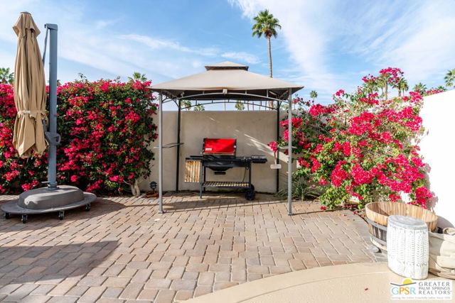 Image 44 of 52 For 77553 Carinda Court