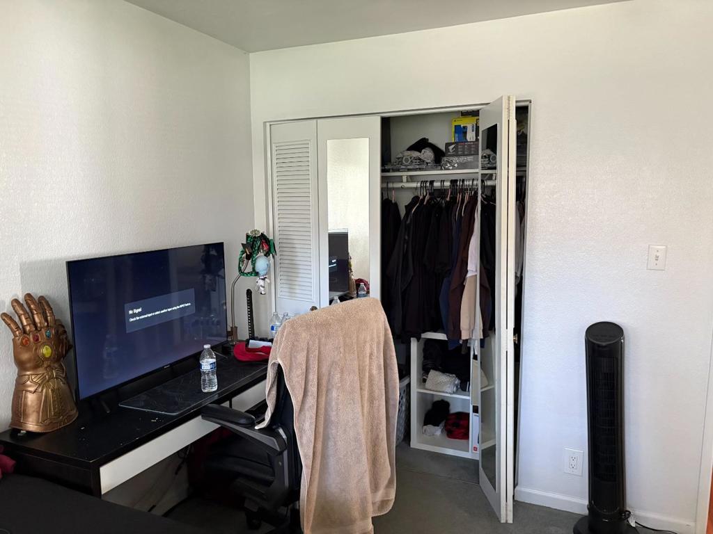 https://media.crmls.org/mediaz/724a4600-d4d1-43c9-8ca4-bda1792555f8.jpg?preset=X-Large