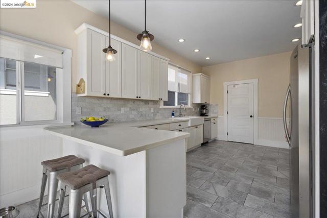 Image 13 of 54 For 5205 Cole St