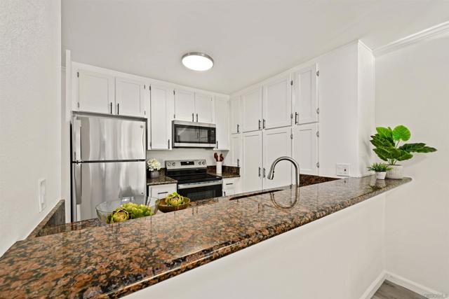 5708 Baltimore Dr, La Mesa CA: https://media.crmls.org/mediaz/724a8576-18ce-4501-a88e-fe270c4b8c1c.jpg