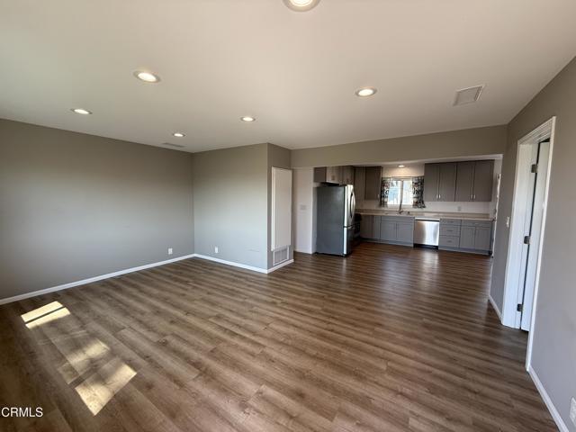 Detail Gallery Image 2 of 19 For 361 Grandview, Camarillo,  CA 93010 - 3 Beds | 2 Baths