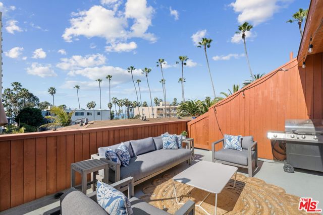 2108 Neilson Way, Santa Monica CA: https://media.crmls.org/mediaz/724c0948-2102-4fb9-b8cb-fb0edd97ea7c.jpg