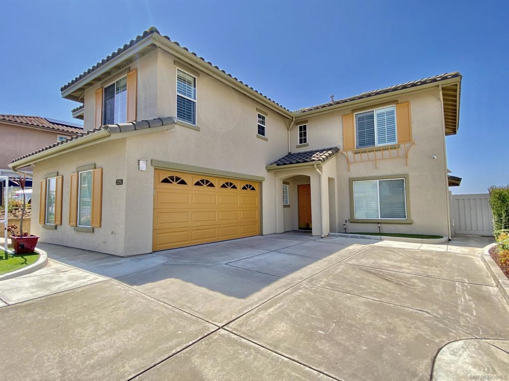 2251 Crystal Clear Dr, Spring Valley, CA 91978