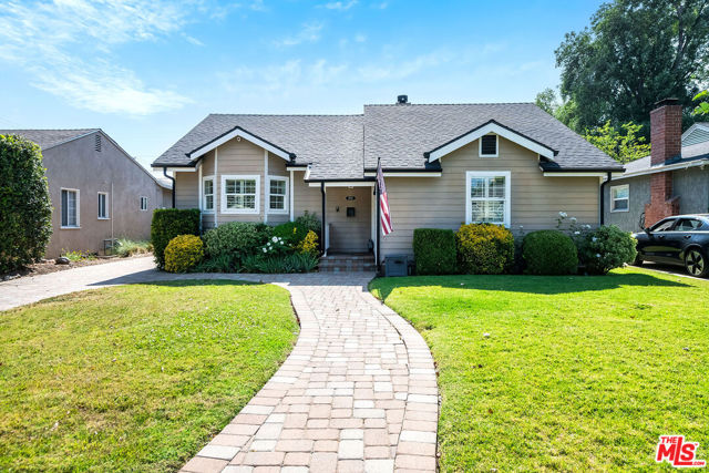 5711 Colbath Avenue, Valley Glen CA: https://media.crmls.org/mediaz/724cccd8-7e6a-486a-b833-a6b710e47533.jpg