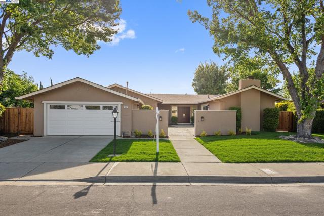 Image 2 of 48 For 1804 Tanglewood Way