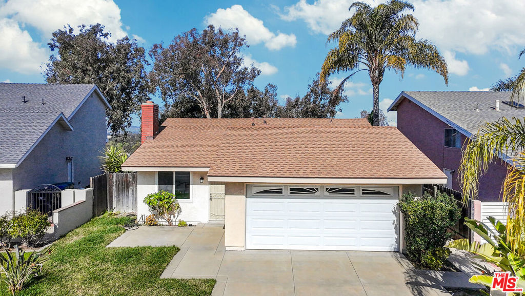 23061 Via San Gabriel