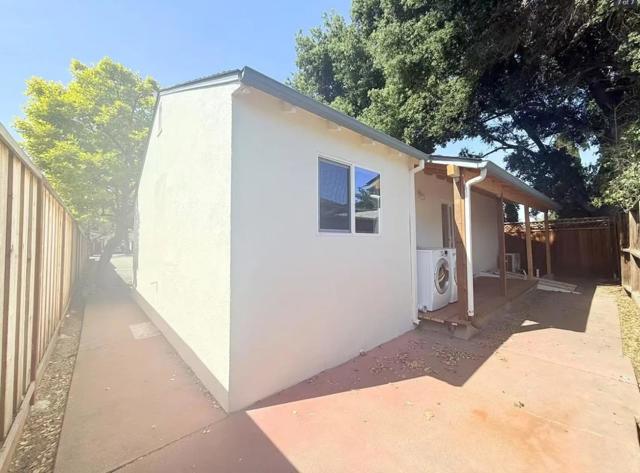 717 Ehrhorn Avenue, Mountain View CA: https://media.crmls.org/mediaz/724eb48f-ecda-4614-a1dd-9ab702f8c801.jpg