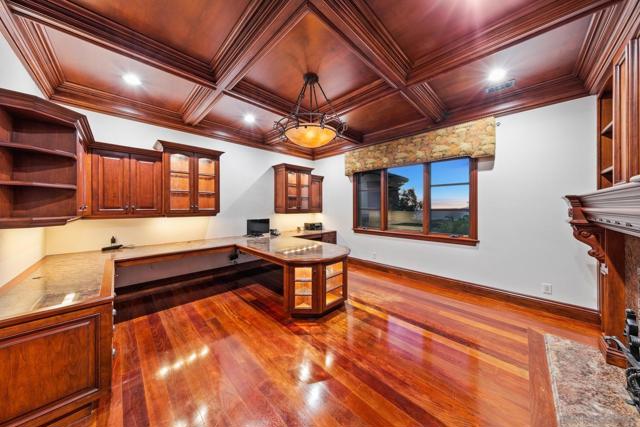 15707 Blue Crystal Trl, Poway CA: https://media.crmls.org/mediaz/724ed3df-83b3-439c-9b01-1c94e34670f9.jpg