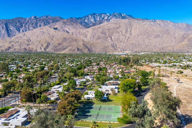 2327 Casitas Way, Palm Springs, CA 92264