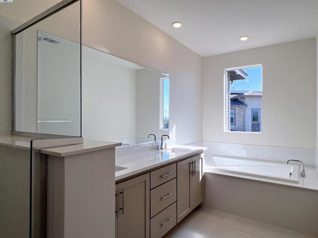 6260 Dove Ave, Dublin CA: https://media.crmls.org/mediaz/724f9620-3784-4a9d-a416-399fbfdc56b6.jpg