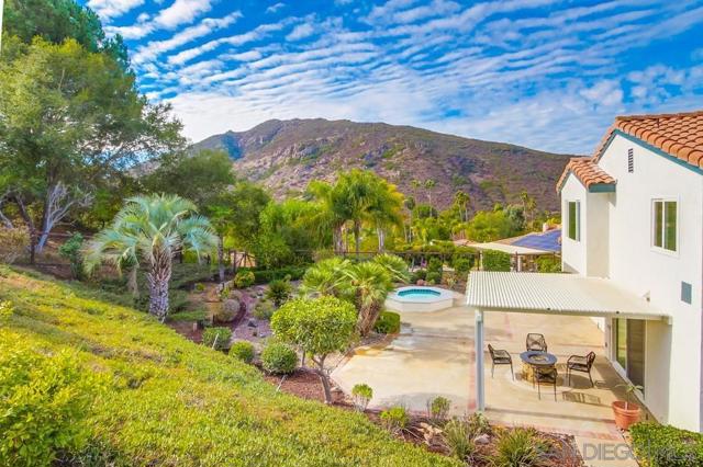 3302 Vista Rocosa, Escondido CA: https://media.crmls.org/mediaz/724fc66d-9370-4678-848d-1263092aca25.jpg