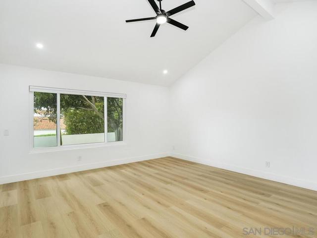4951 DELOS WAY, Oceanside CA: https://media.crmls.org/mediaz/725015af-45b3-48d1-8b28-fd770ae11f68.jpg