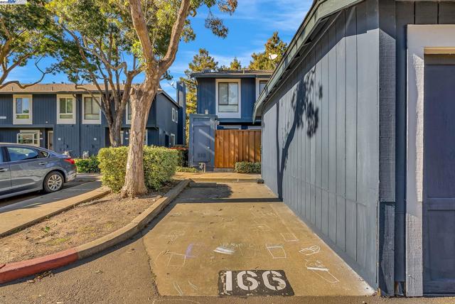 6189 Thornton Ave, Newark CA: https://media.crmls.org/mediaz/72507d61-bd55-4a2b-98f4-0ad60d1a90e1.jpg