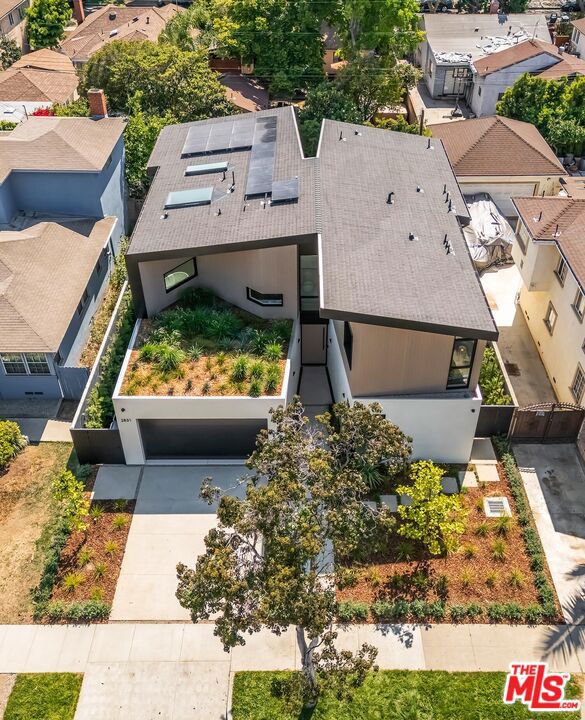 2831 Malcolm Avenue, Los Angeles CA: https://media.crmls.org/mediaz/72509508-7969-40a0-a298-32f5491752dd.jpg
