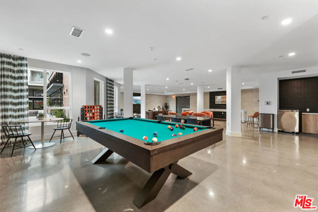 5075 Camino De La Siesta, San Diego CA: https://media.crmls.org/mediaz/7250ba48-ac28-4ecf-a806-88c5a8c8459b.jpg