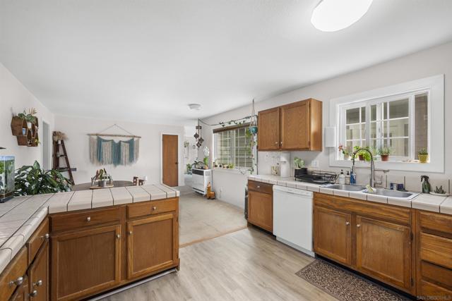 1971 Ebers Street, San Diego CA: https://media.crmls.org/mediaz/7251bb5e-ccec-4f6d-ae94-a9d1486bb31f.jpg