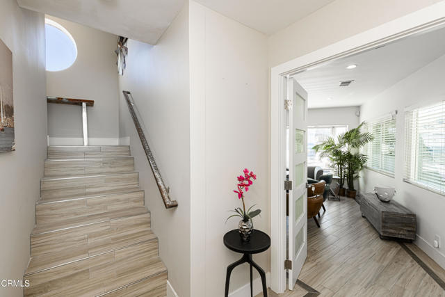 2516 Roosevelt Boulevard, Oxnard CA: https://media.crmls.org/mediaz/72538bd8-864e-4c16-a73f-f422f80c4c45.jpg