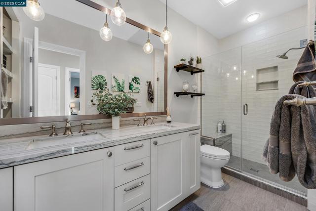 10 Woodside Dr, Danville CA: https://media.crmls.org/mediaz/7253c03c-e5ff-4507-988f-b3984847951a.jpg