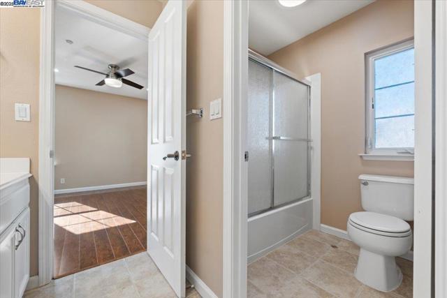 9752 Belladonna Dr, San Ramon CA: https://media.crmls.org/mediaz/7254199f-0143-4b9b-918e-b83a019b6b24.jpg