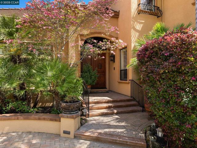 4640 Kingswood Dr, Danville CA: https://media.crmls.org/mediaz/7254390b-f8da-4837-bff0-d72b37594e67.jpg