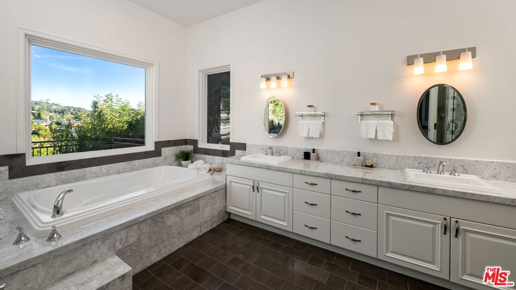 MLS #25623793 img 18