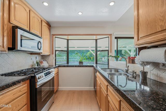 Detail Gallery Image 18 of 52 For 2246 Adrian St, Newbury Park,  CA 91320 - 3 Beds | 2 Baths