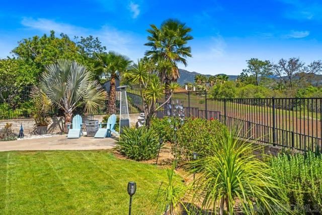 17109 Cloudcroft Dr, Poway CA: https://media.crmls.org/mediaz/7254c094-6485-4418-b2d3-6b12326855ef.jpg