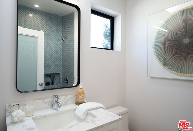 Image 32 of 44 For 3848 Vantage Avenue