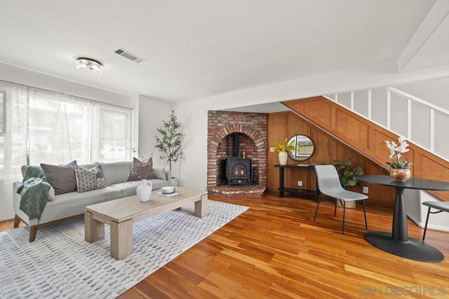 4316 Haines St, San Diego CA: https://media.crmls.org/mediaz/72562e85-cff9-4aa9-bb69-a47d0e4b8f39.jpg