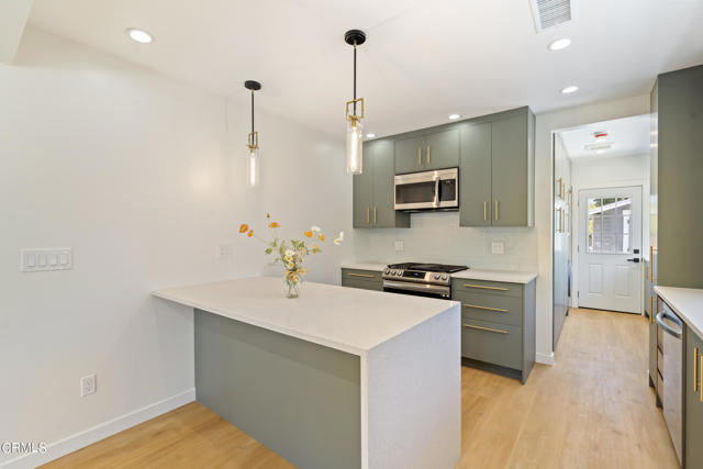 Detail Gallery Image 24 of 35 For 83 S Greenwood Ave, Pasadena,  CA  - 3 Beds | 2 Baths