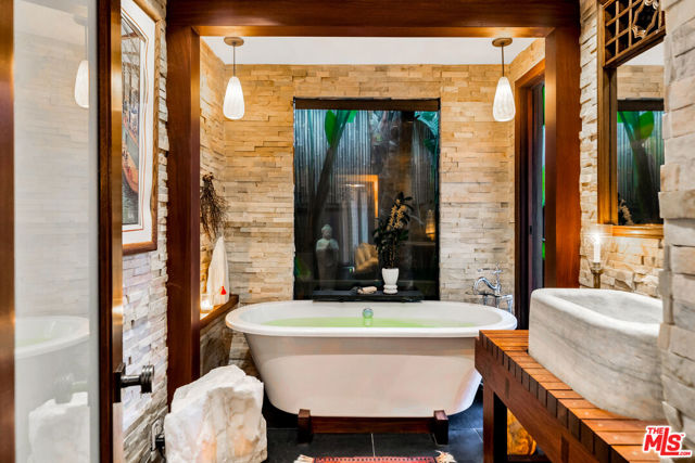 8306 Yucca Trail, Los Angeles CA: https://media.crmls.org/mediaz/7257b42f-e45e-4706-ab7d-0485ec1ebeef.jpg