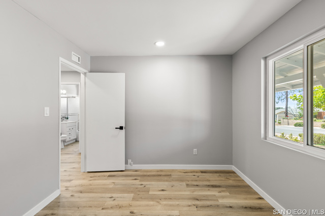 5799 Amarillo AVE, La Mesa CA: https://media.crmls.org/mediaz/72582090-8285-4168-bd29-eb044afee3c4.jpg