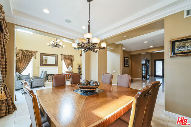 12530 Longacre Avenue, Granada Hills CA: https://media.crmls.org/mediaz/72586fa3-cf3c-411d-8abb-2779a1f1635c.jpg
