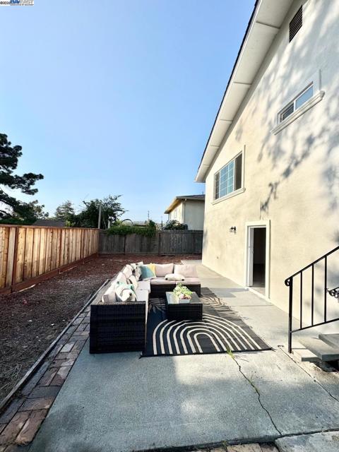 20595 Center St, Castro Valley CA: https://media.crmls.org/mediaz/725877b2-8668-48fc-8931-b078f47f5751.jpg