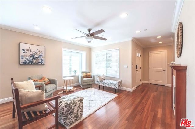 1202 Tennyson Street, Manhattan Beach CA: https://media.crmls.org/mediaz/7258f6ff-fcd3-49d4-8be7-2be564b7547a.jpg