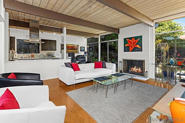 3455 Aldford Dr, San Diego CA: https://media.crmls.org/mediaz/725938dd-b00d-455d-8ea3-69103eda006d.jpg