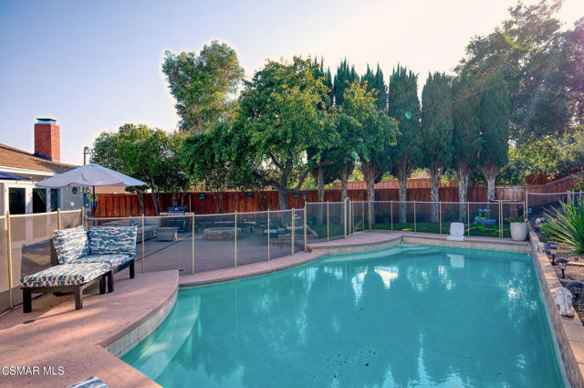 26007 Philrich Circle, Calabasas CA: https://media.crmls.org/mediaz/7259bf7f-5467-4f54-bb32-3ccc1e4782a7.jpg